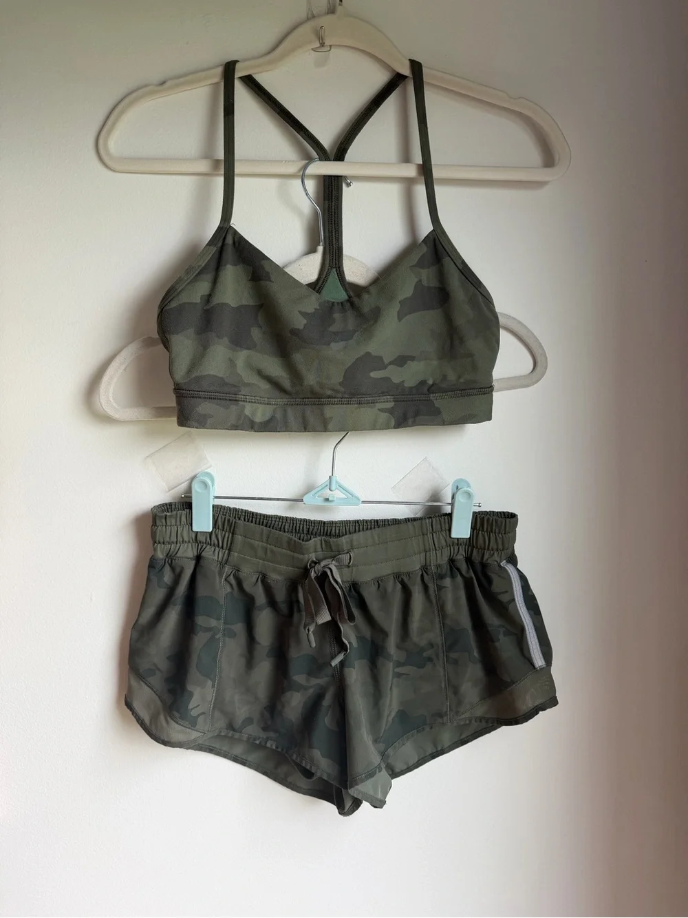 lululemon Heritage Green Camo SET Flow-Y Sports Bra & Hotty Hot Shorts - Picture 1 of 8